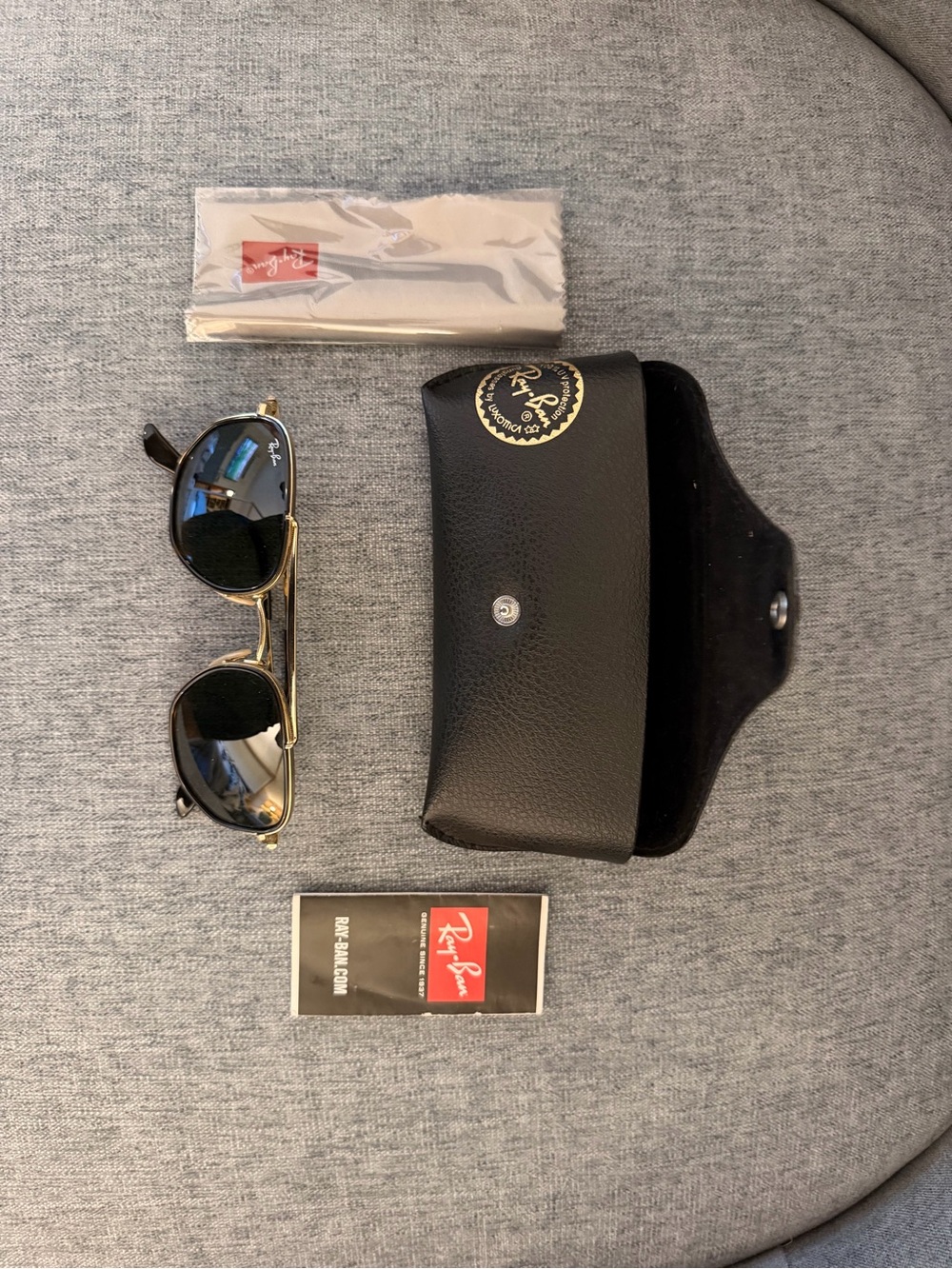 Ray-Ban Gold Frame Black Lens Sunglasses with Case - Picture 3 of 6